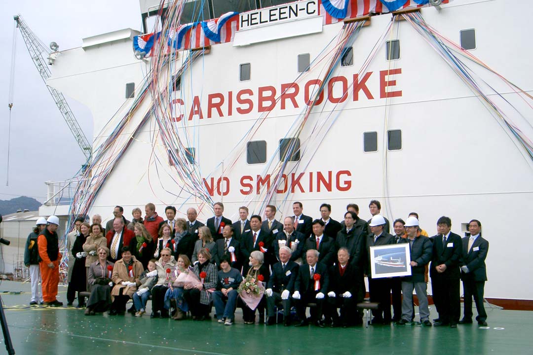 MPC HELEEN-C の船上で記念撮影
