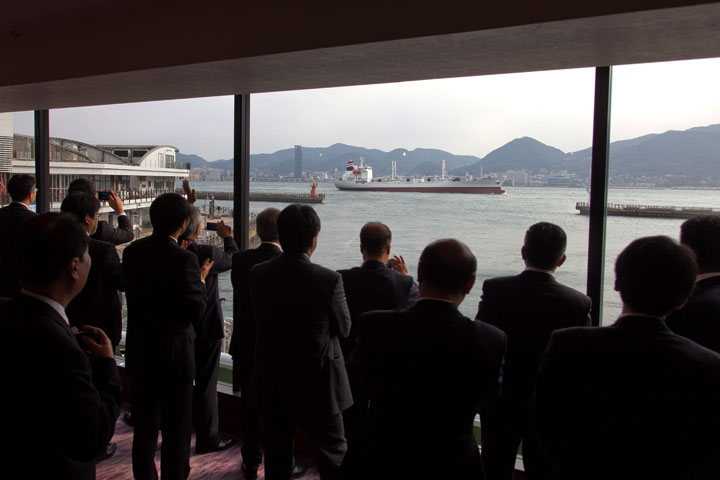 Seeing Off Through Window - m.v. Ibuki - Kyokuyo Shipyard