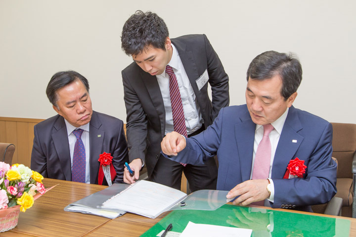 Kyokuyo Shipyard Corporation - Heung-A Sarah Signing Ceremony