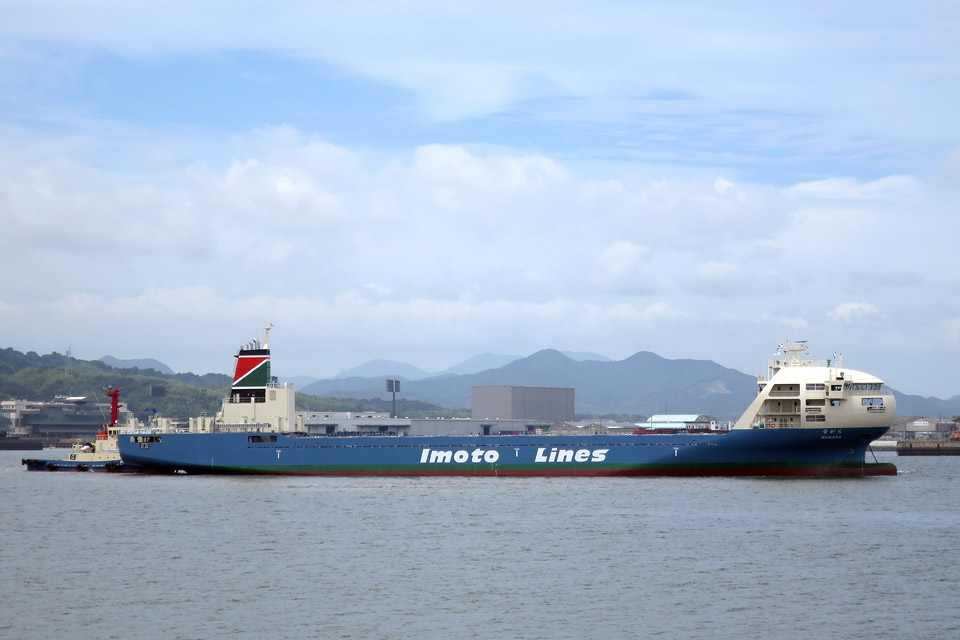 SSS-bowed Container Ship Nagara